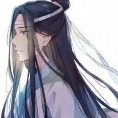 花花吃笋两只手都不闲着
